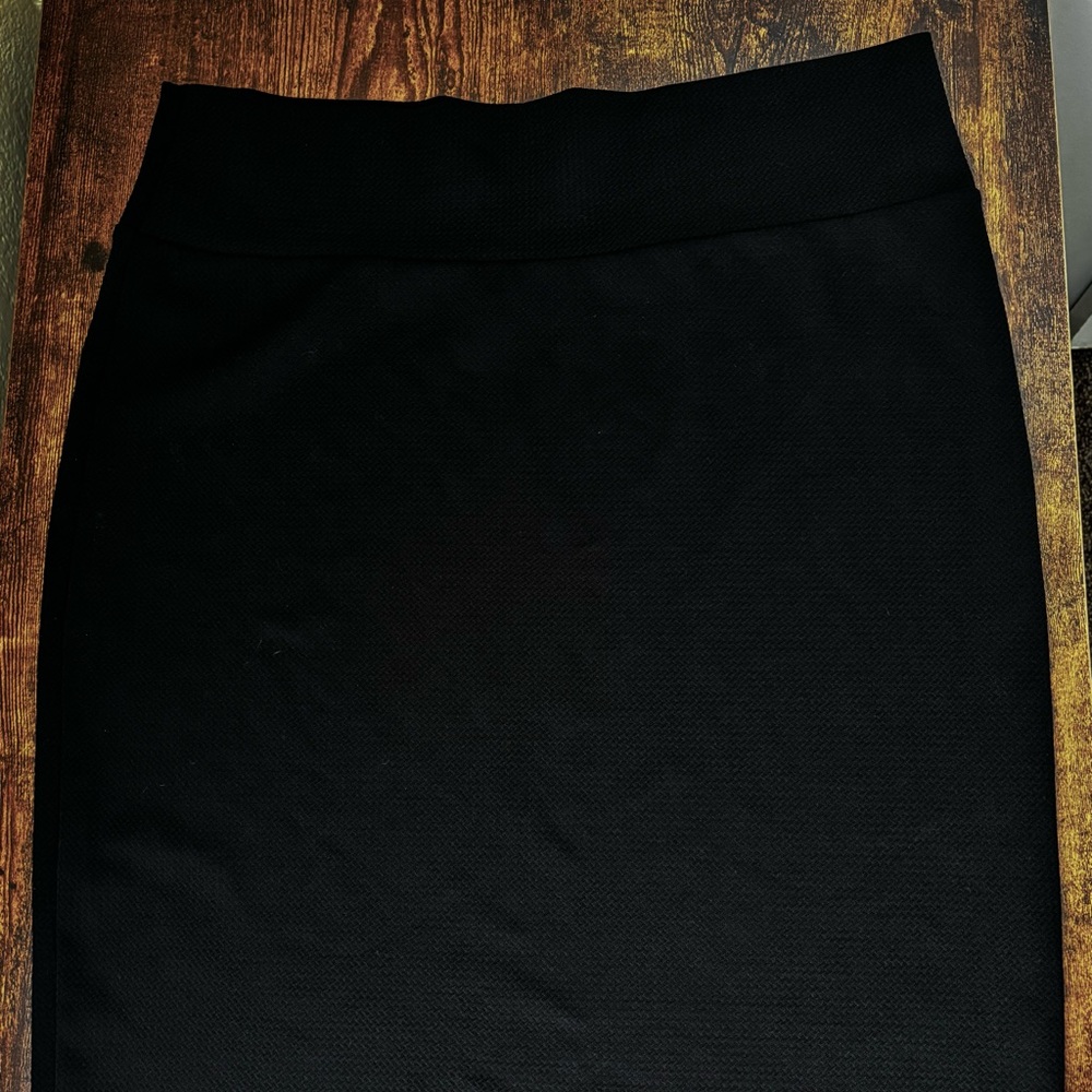 LuLaRoe Cassie Pencil Skirt in Black